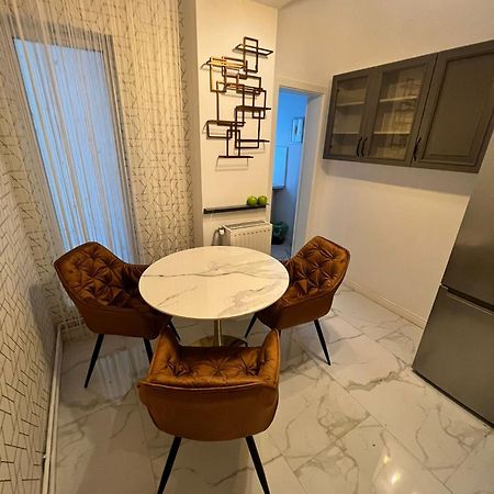 The Artist - Ultracentral Designer Apartment Bucarest Esterno foto