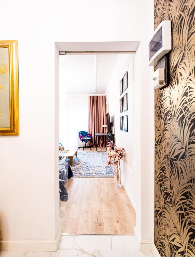 The Artist - Ultracentral Designer Apartment Bucarest Esterno foto