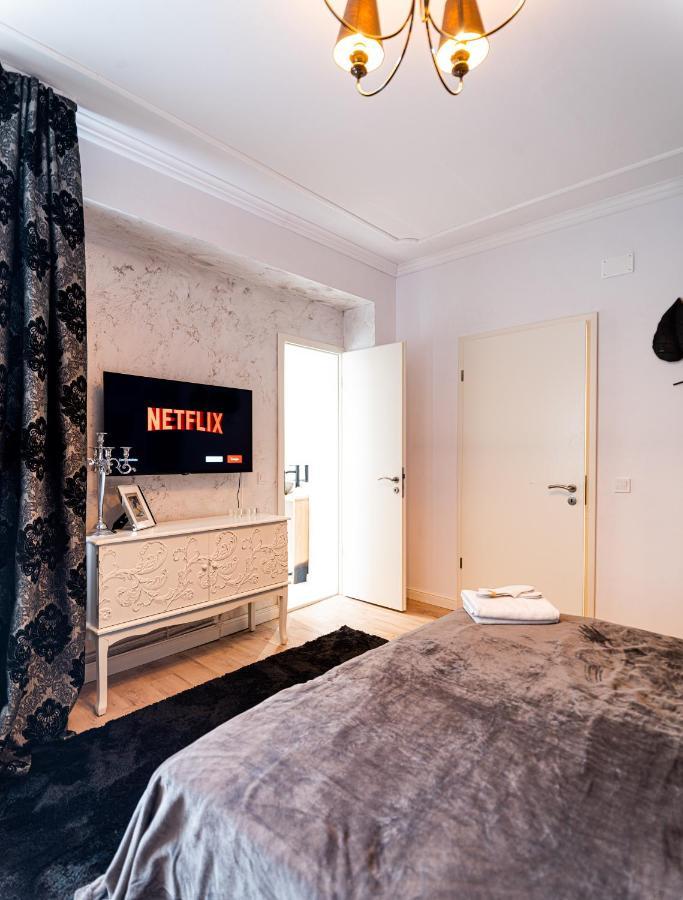 The Artist - Ultracentral Designer Apartment Bucarest Esterno foto