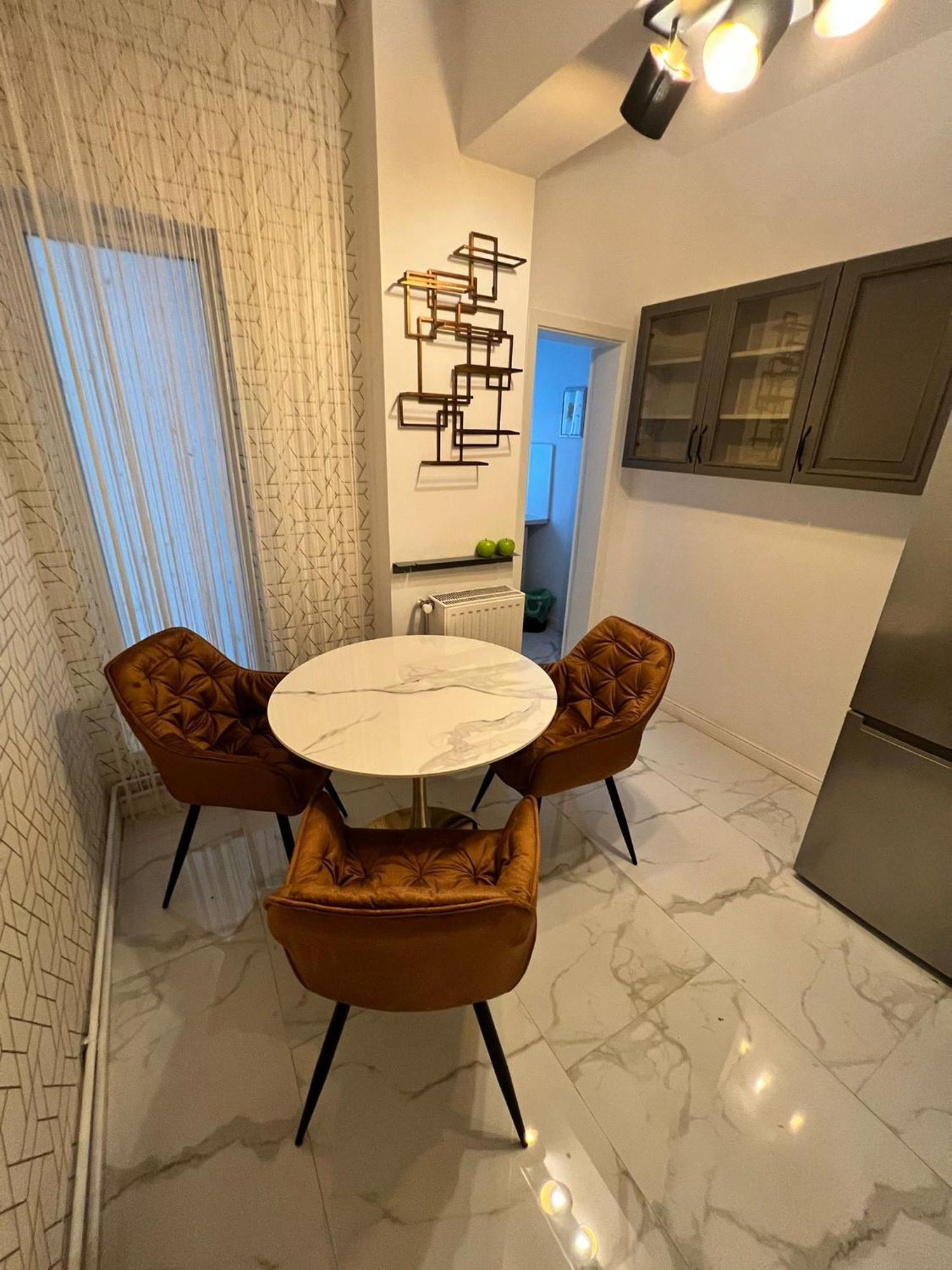 The Artist - Ultracentral Designer Apartment Bucarest Esterno foto
